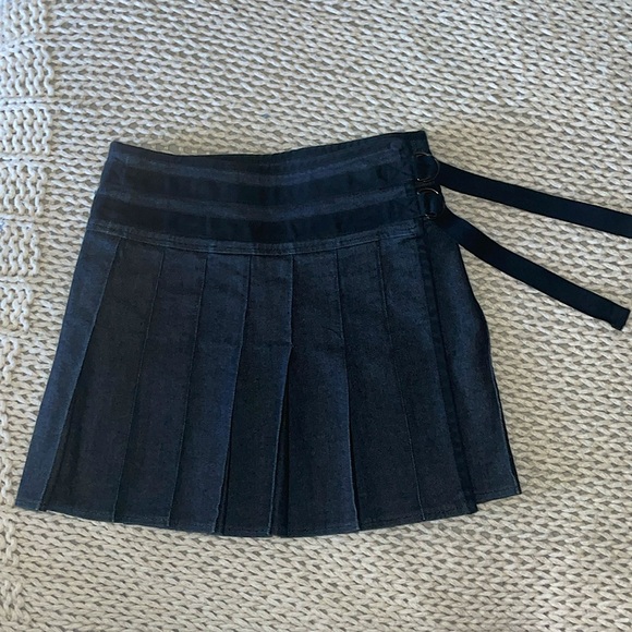 Burberry London Women’s Denim Adjustable Wrapped Pleated Skirt - Picture 1 of 6